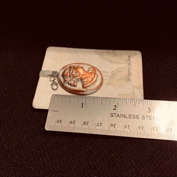 Hand crafted Painted Pendant - Picture 3 of 4